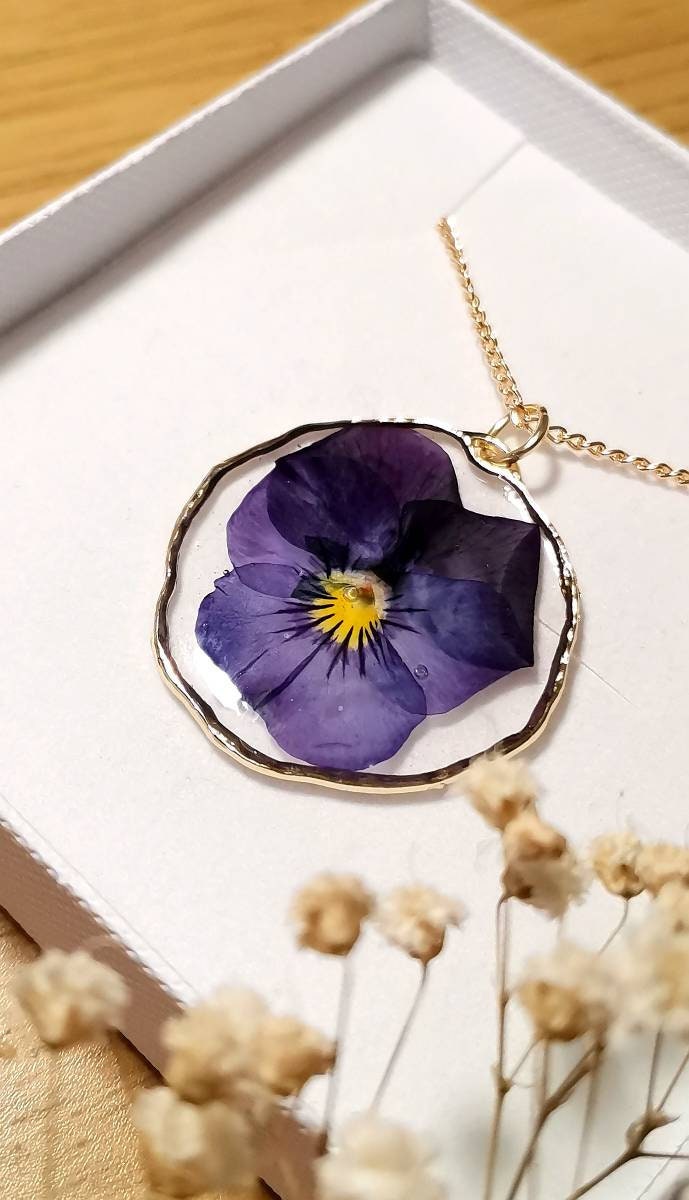 Real viola flower botanical terrarium pendant necklace on a 20in gold plated or 14k gold filled chain. Organic circle, large pansy
