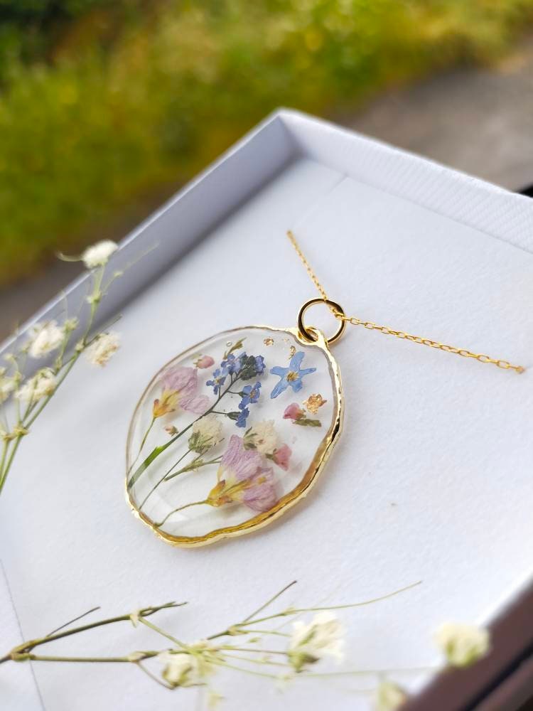 Wild flower, forget me not,  botanical terrarium pendant necklace on a 20in gold plated or 14k gold filled chain. Organic, large circle.