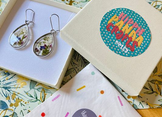 Silver teardrop real flower heather and forget me not earrings, minamilist earrings, eco friendly gift idea, plant lover, flower jewellery.