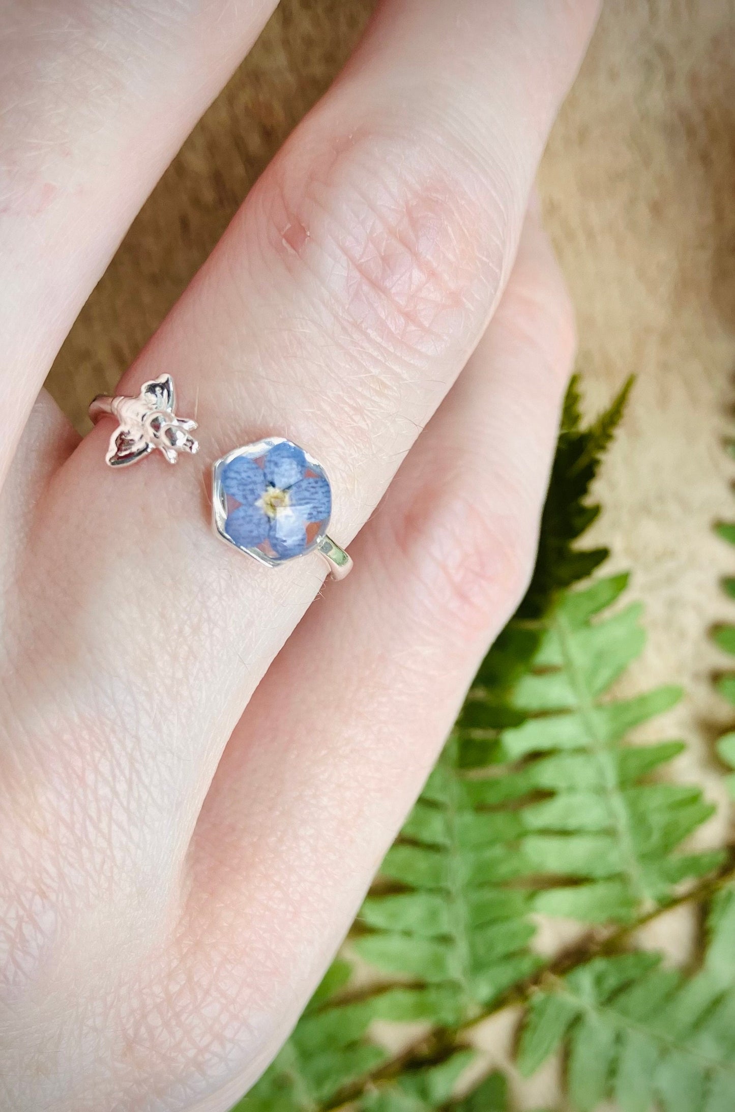 Real forget me not ring. Pressed flower jewellery. Sterling 925 silver ring with bumble bee. One size.