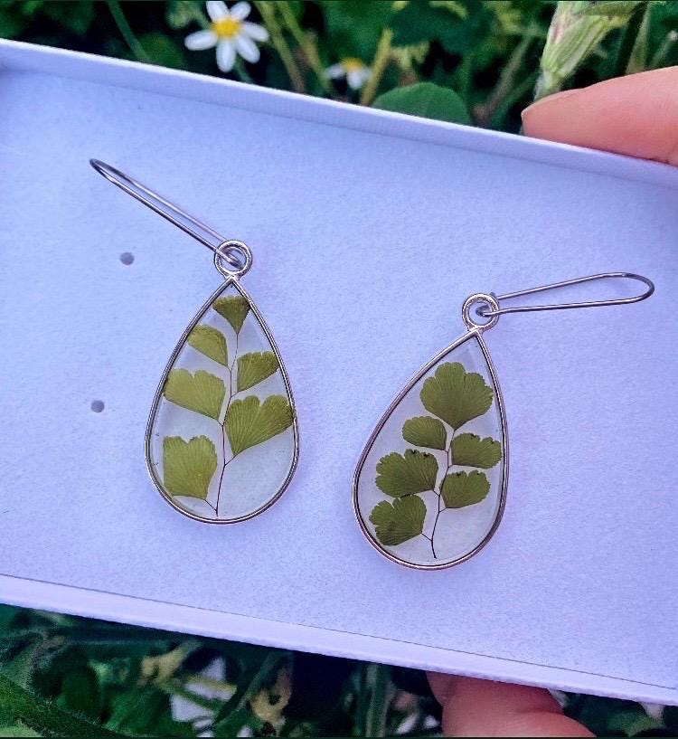 Silver teardrop real delta maidenhair Fern, real leaf earrings, minamilist earrings, eco friendly gift idea, plant lover, flower jewellery.