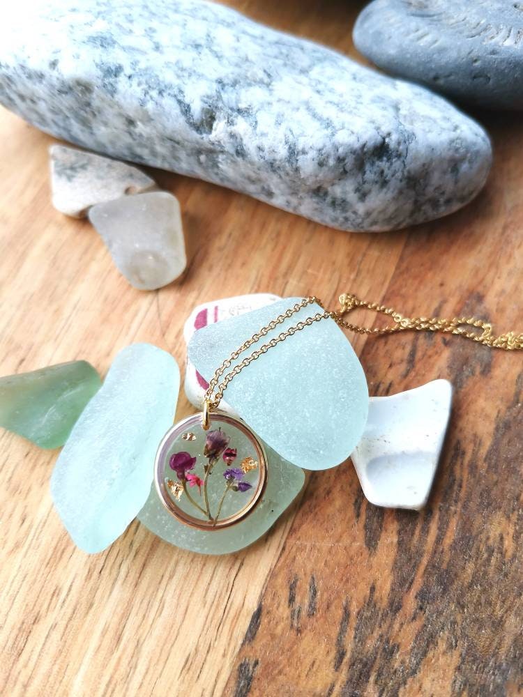 Alyssum, Heather and gold leaf flower minimalist circle 16mm gold plated pendant necklace on 14k gold fill chain, handmade