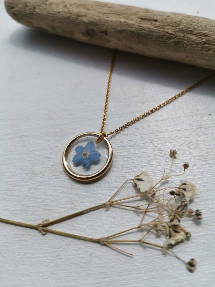 Dainty Real forget me not  flower minimalist circle 16mm gold plated pendant necklace on 14k gold fill chain, handmade in Yorkshire.