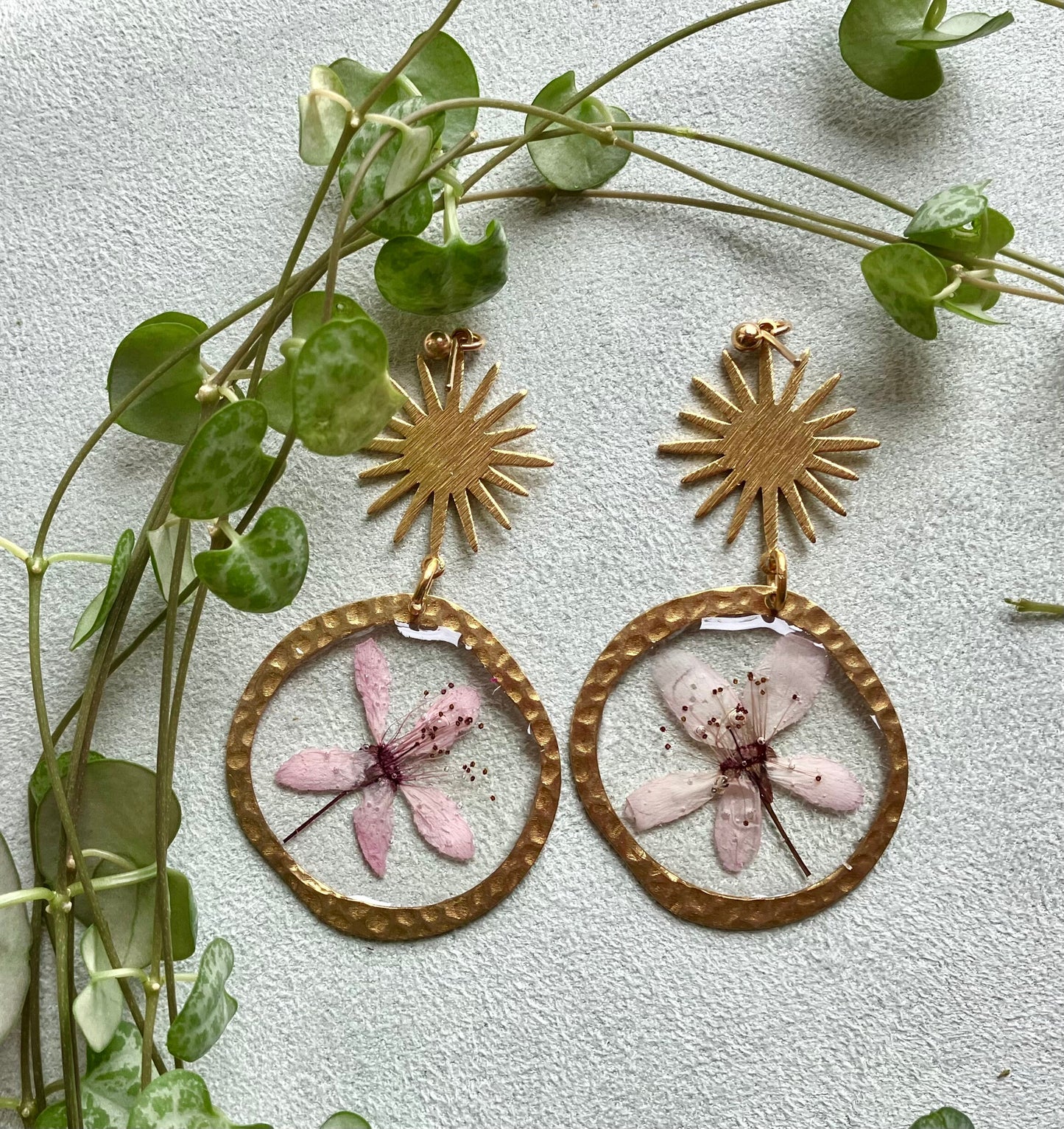 Real brass and real pressed flower spring blossom, Sakura resin earrings, eco friendly gift idea, plant lover, real pressed flowers, boho