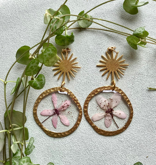 Real brass and real pressed flower spring blossom, Sakura resin earrings, eco friendly gift idea, plant lover, real pressed flowers, boho
